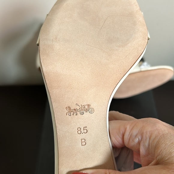 COACH Monica Soft Shine Calf Chalk Kitten Heel Scallop Leather Sz 8.5 NEW - Picture 12 of 12